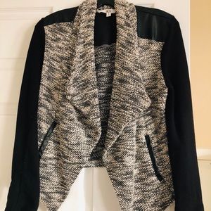 Lightweight Black & White Jacket- Very Stylish!